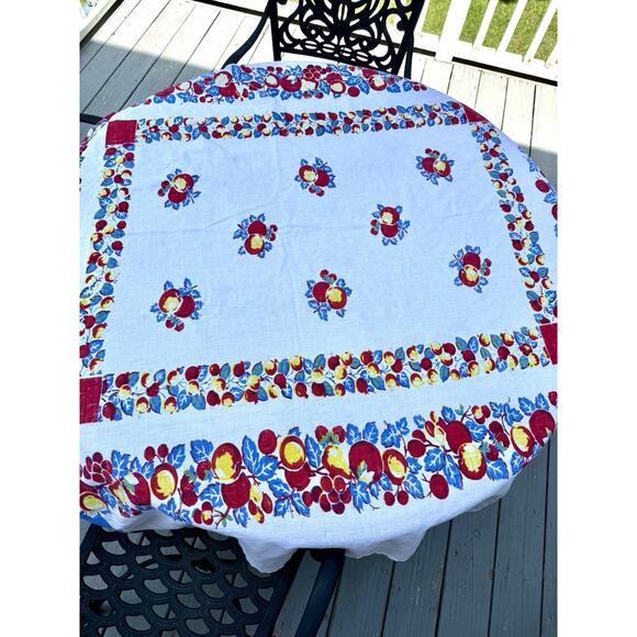 VINTAGE cotton floral cottage French Country Tablecloth Textile (66 x 74) Paris - Picture 3 of 5